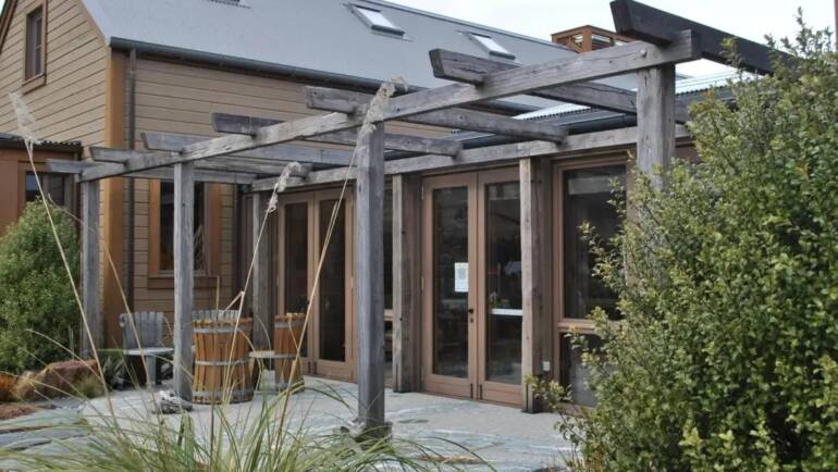 Reclaimed Timber: The Sustainable Choice Powering Tomorrow’s Construction